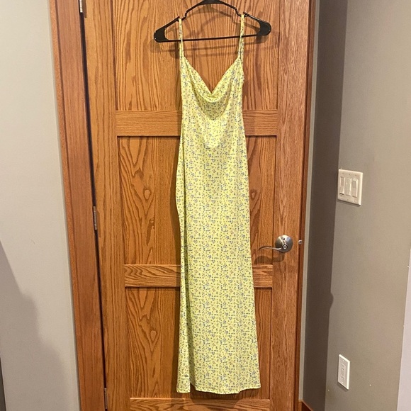 Source Unknown Dresses & Skirts - Floral Yellow Maxi Dress Size Large